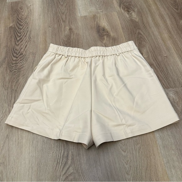 Skies Are Blue Khaki Shorts size S - Picture 2 of 6